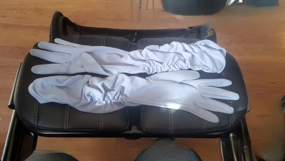 VINTAGE LADIES GLOVES SALE